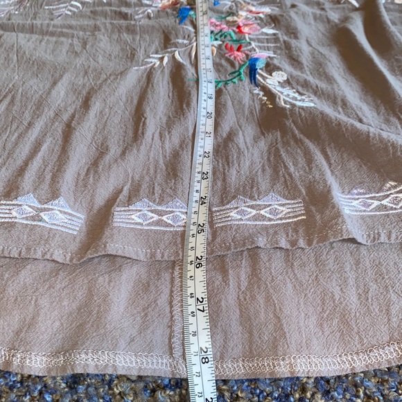 Adorable cool, flowy, gauzy summer grey blouse with colorful embroidery. - Picture 4 of 8